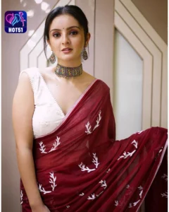 Read more about the article Beautiful tunning Mrinal Navell Photos on HOT51