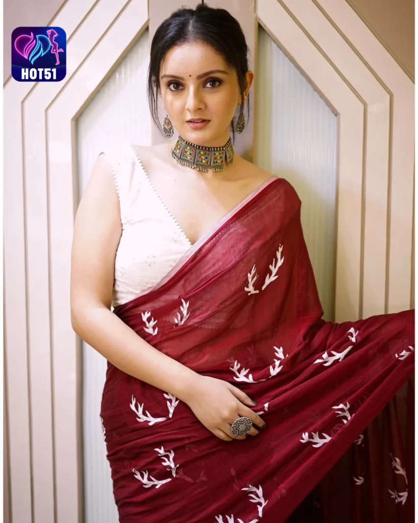 Beautiful Mrinal Navell Photos on HOT51 