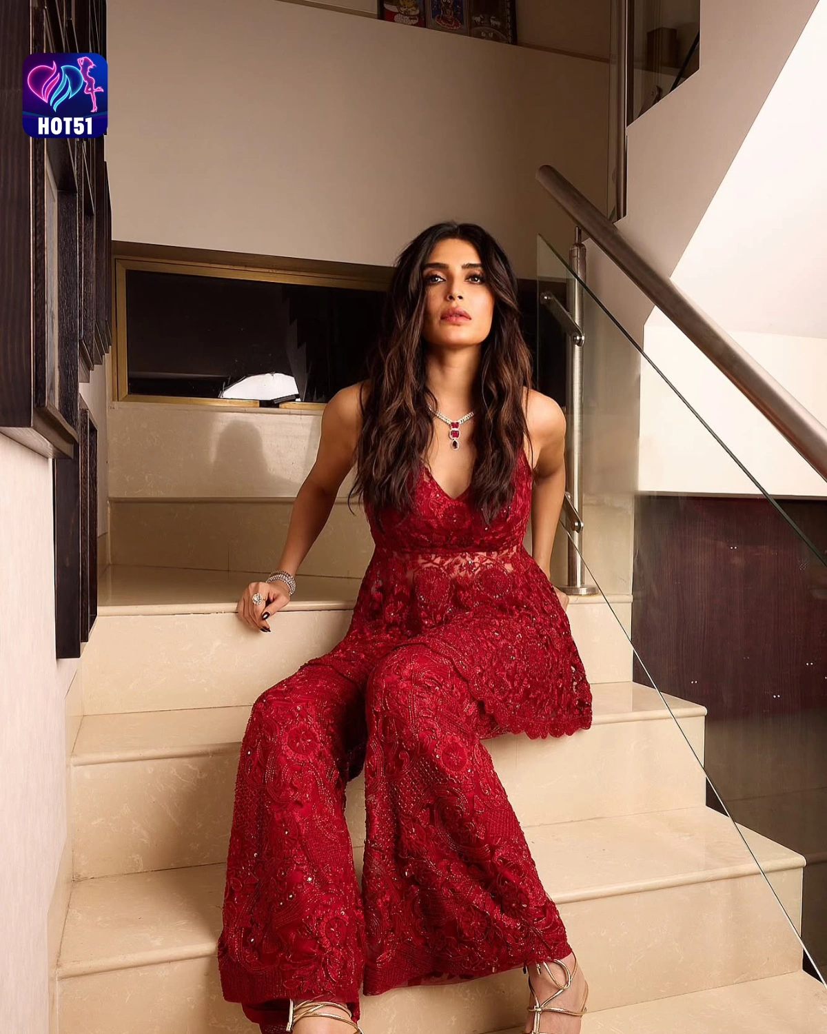 You are currently viewing Beautiful Stunning Philippine Actress with Karishma Tanna on Hot51
