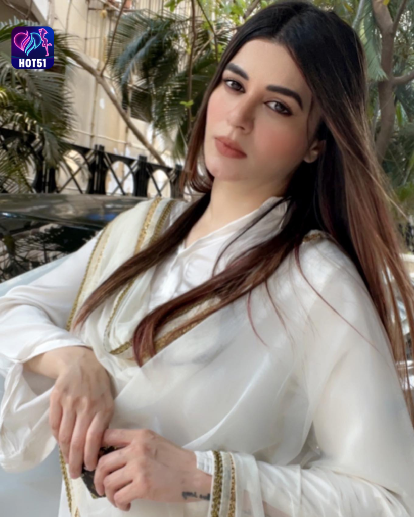 Beautiful Philippines Actress Kainaat Arora on Hot51 