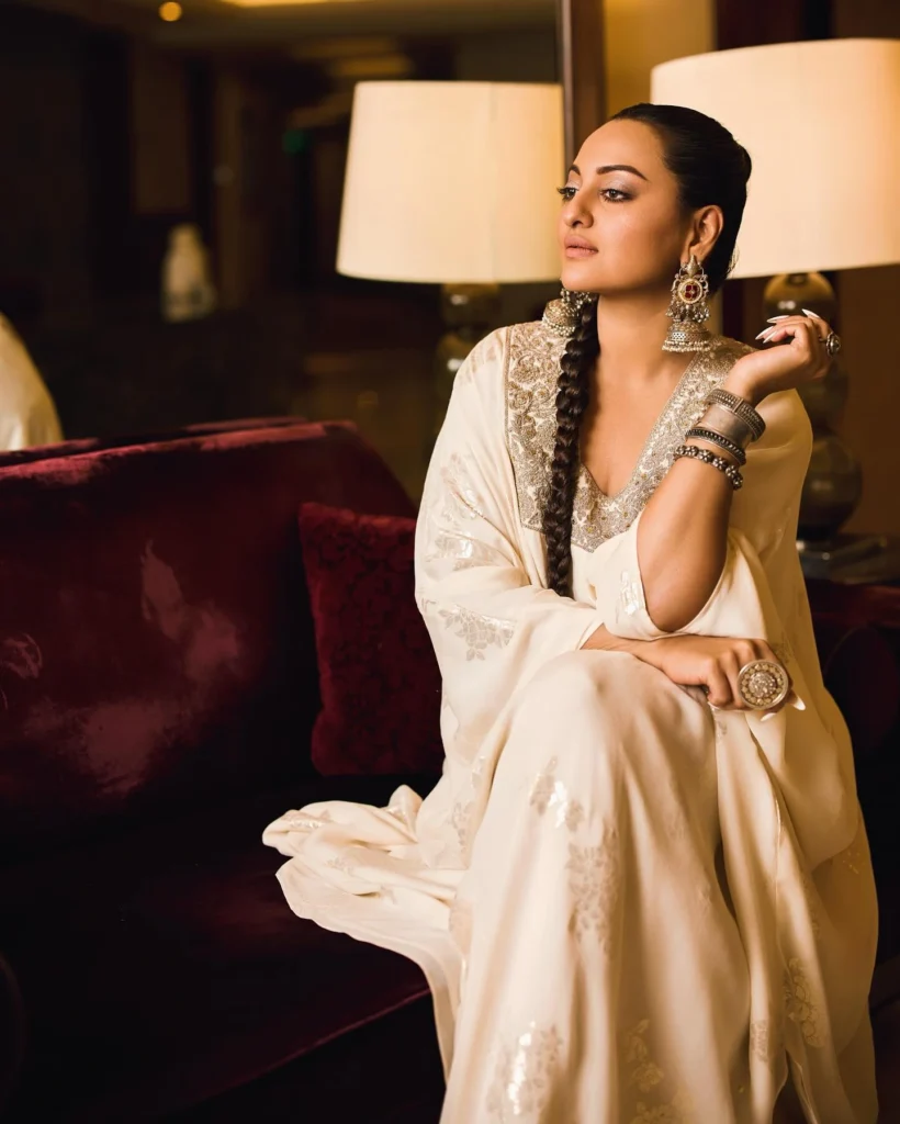 Beautiful Sonakshi Sinha Photos on HOT51 