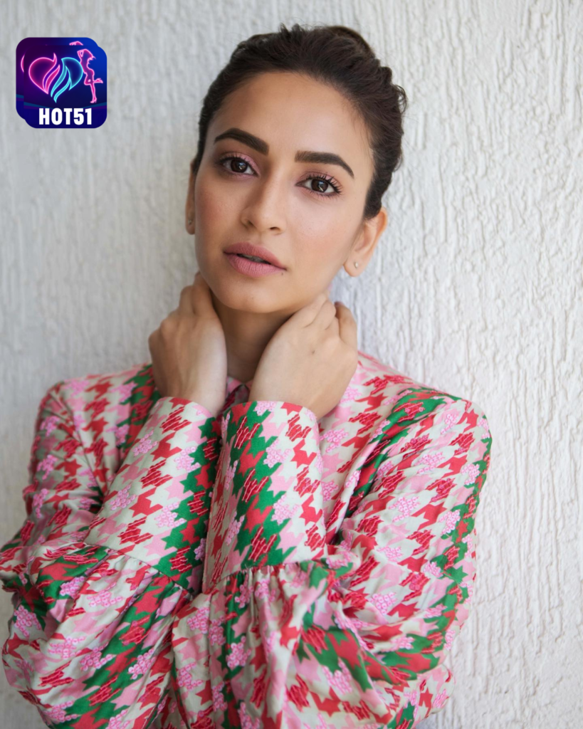  Gorgeous Kriti Kharbanda Photos on HOT51 