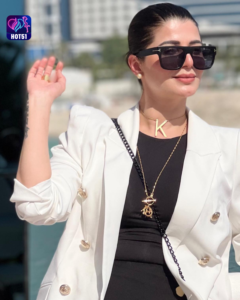 Read more about the article Hot51 Beautiful Stunning Pagtangkilik sa Magandang Actress Kainaat Arora