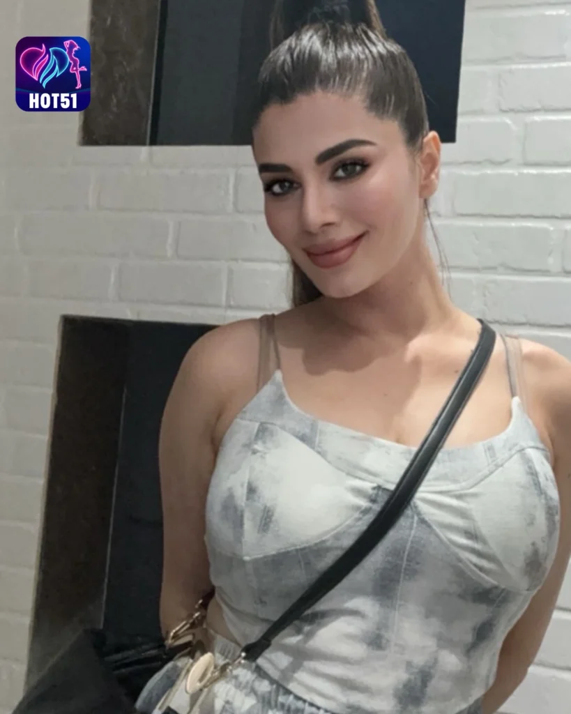  Magandang Aktres ng Pilipinas Kasama si Kainaat Arora sa Hot51