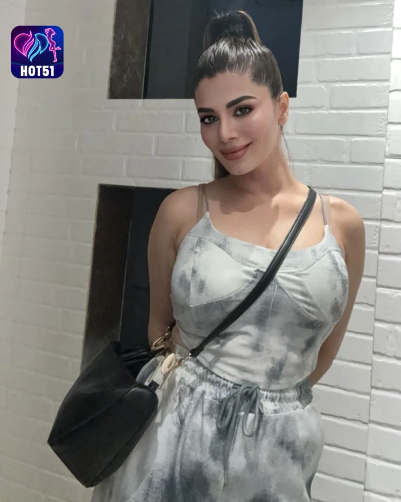  Magandang Aktres ng Pilipinas Kasama si Kainaat Arora sa Hot51