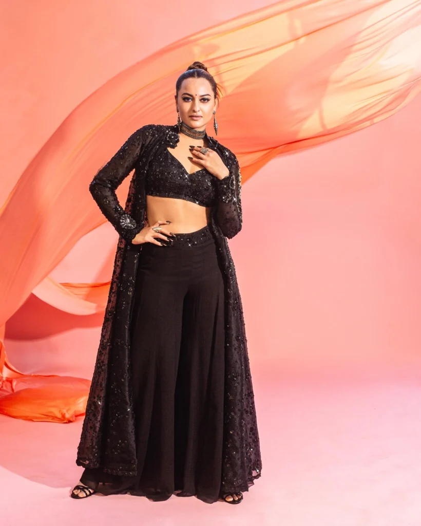  Sonakshi Sinha’s Beautiful Photos on HOT51 