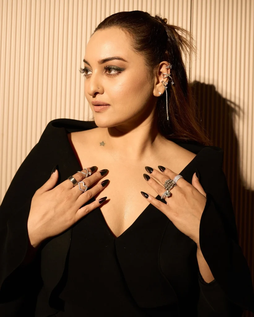 Sonakshi Sinha's Stunning Photos on HOT51