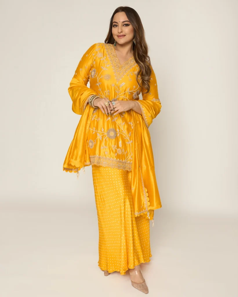 tunning Sonakshi Sinha Photos on HOT51