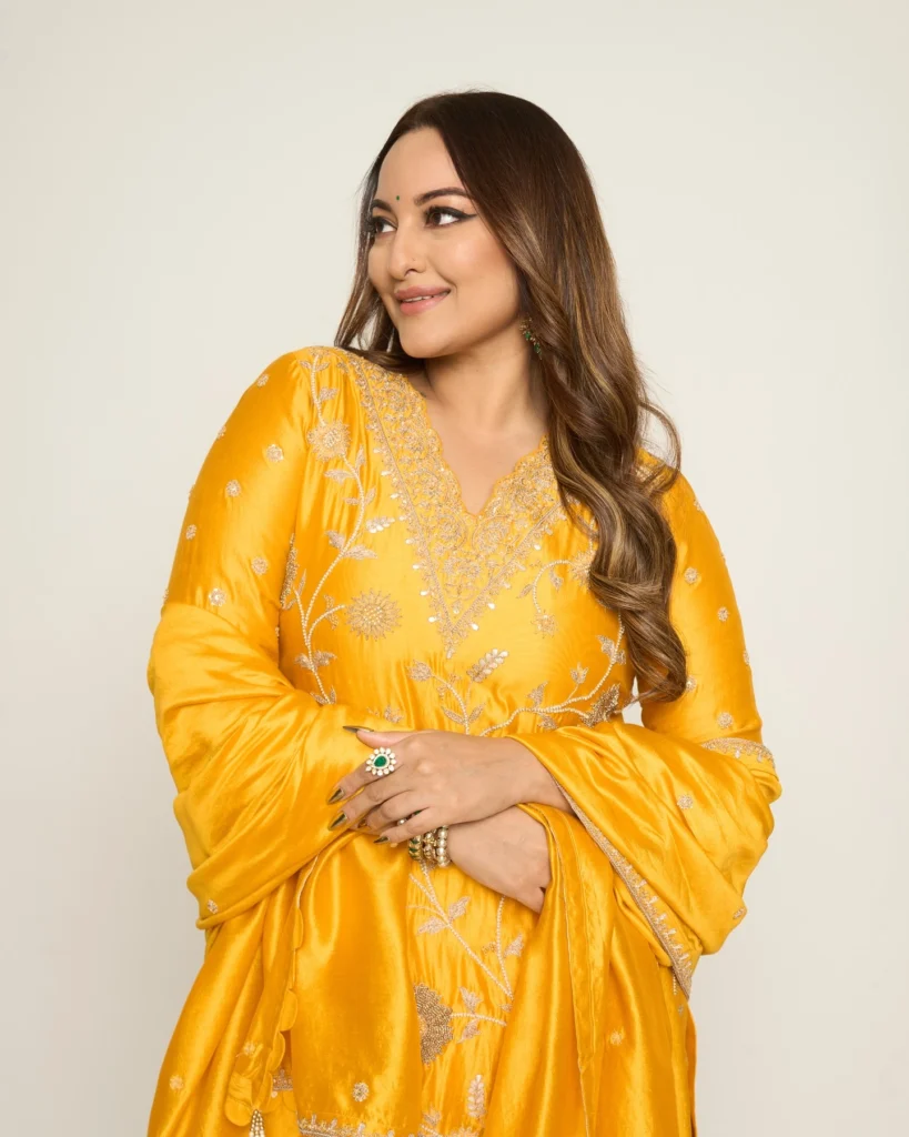 tunning Sonakshi Sinha Photos on HOT51