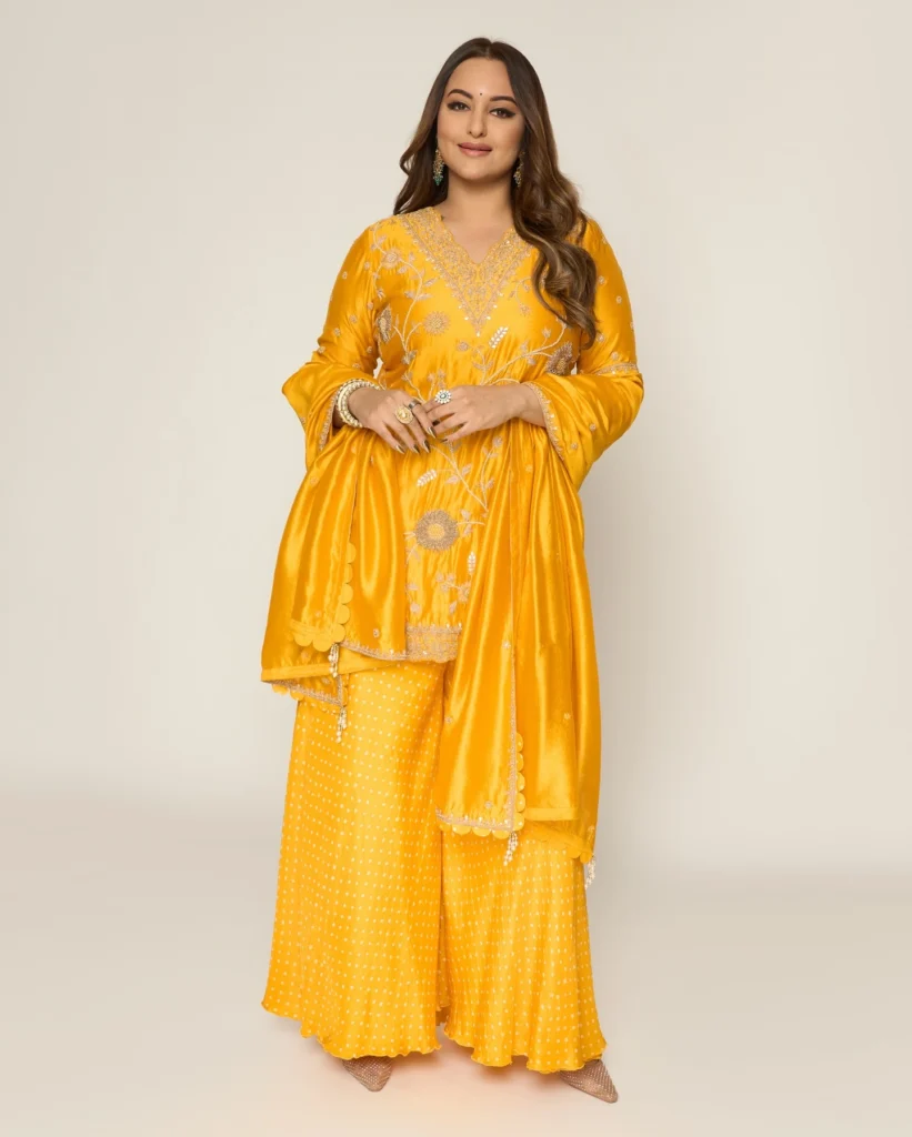 tunning Sonakshi Sinha Photos on HOT51