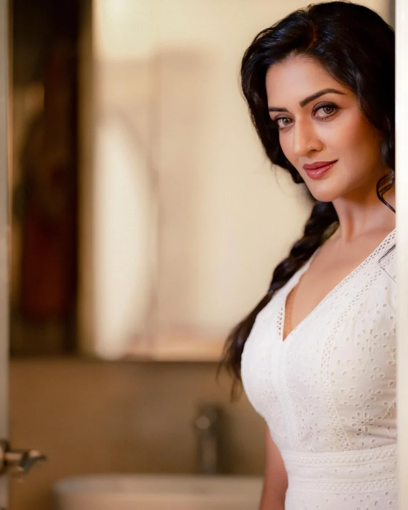  Stunning Vimala Raman Photos on HOT51 A Visual Delight 