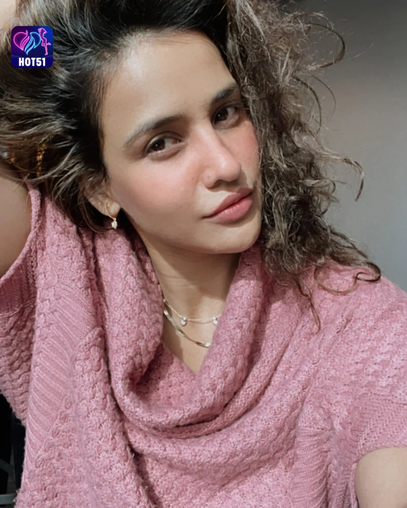  Beautiful Aisha Sharma Photos on HOT51