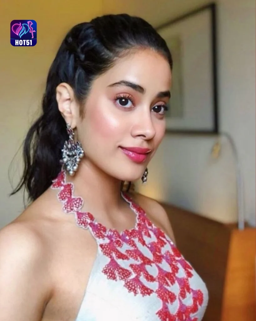  Beautiful Jhanvi Kapoor Photos on HOT51 - Stunning