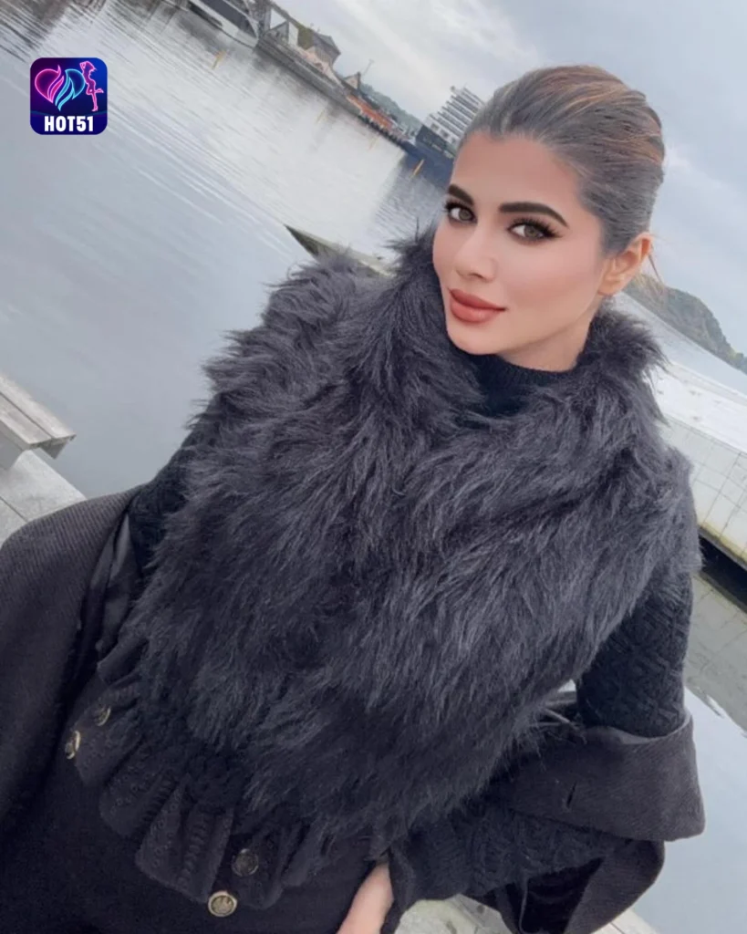  Beautiful Kainaat Arora Photos on HOT51 