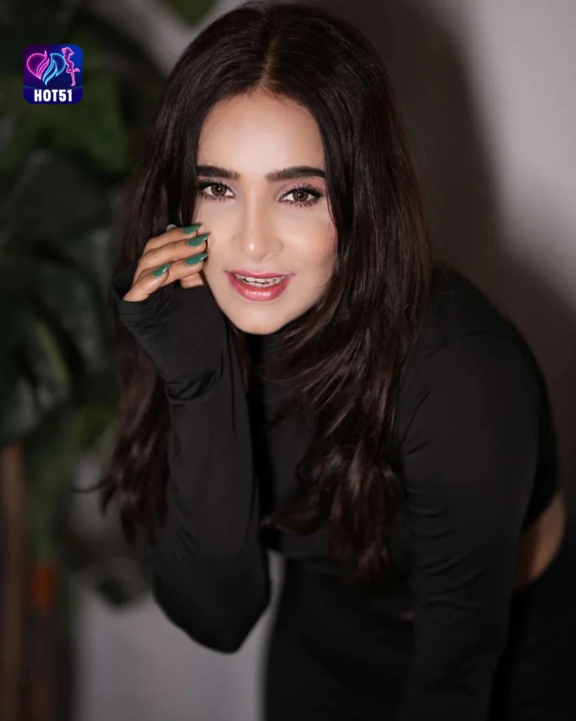 Explore Beautiful Sheetal Kale Photos on HOT51