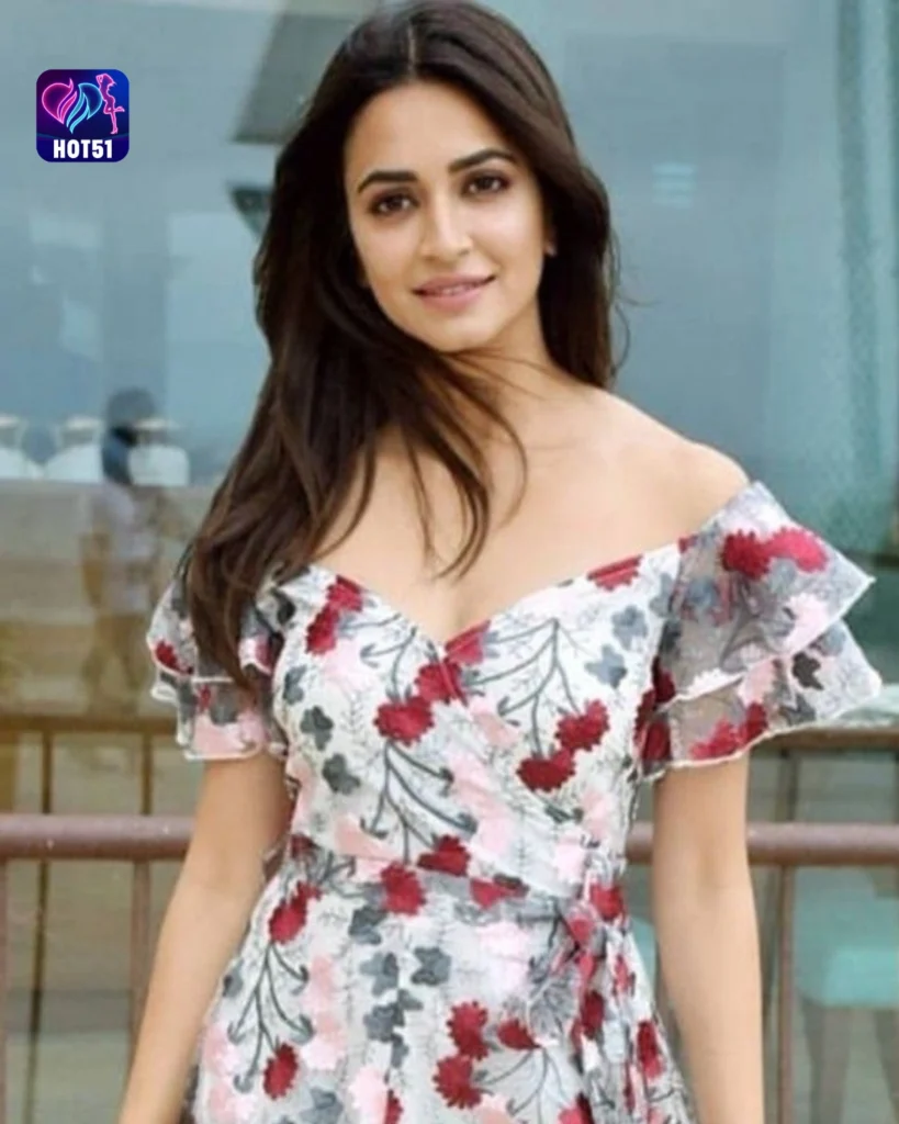 Gorgeous Kriti Kharbanda Stunning Photos on HOT51 