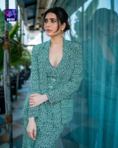 Read more about the article Beautiful Karishma Tanna Stunning Photos on HOT51 App