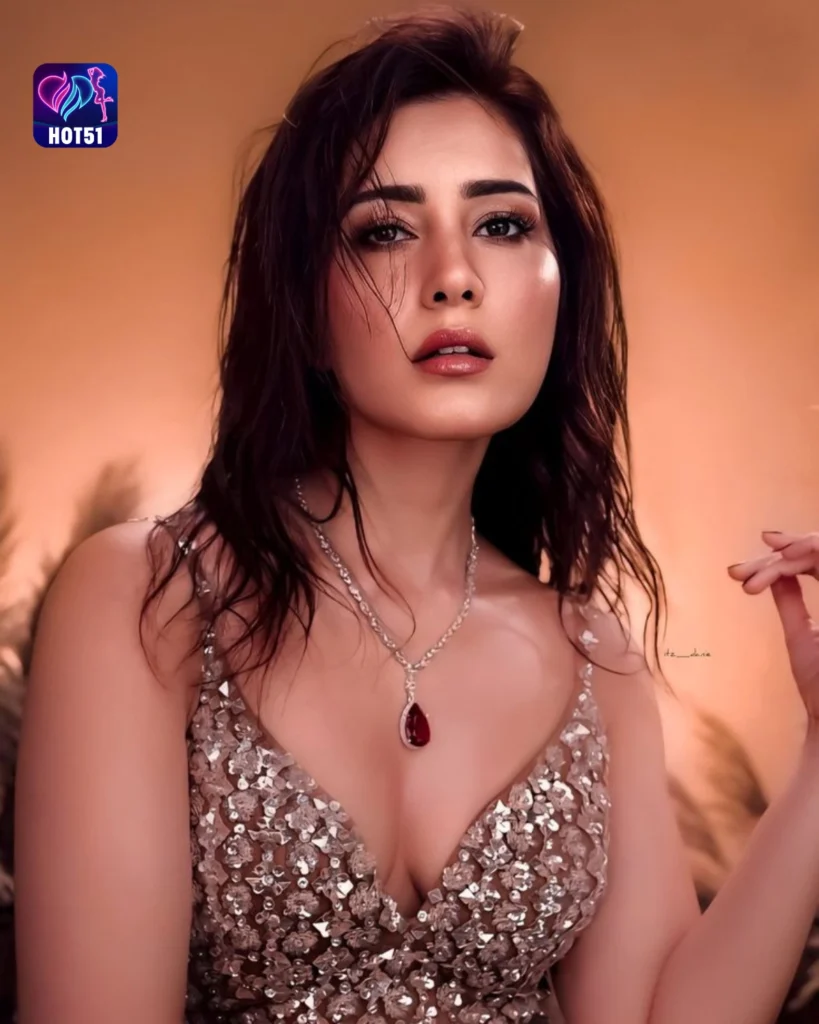 Raashi Khanna's Stunning Photos on HOT51