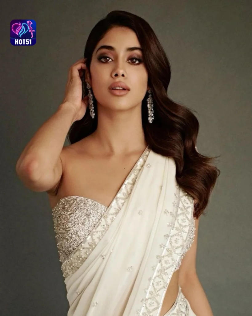  Stunning Janhvi Kapoor Photos on HOT51 Live App