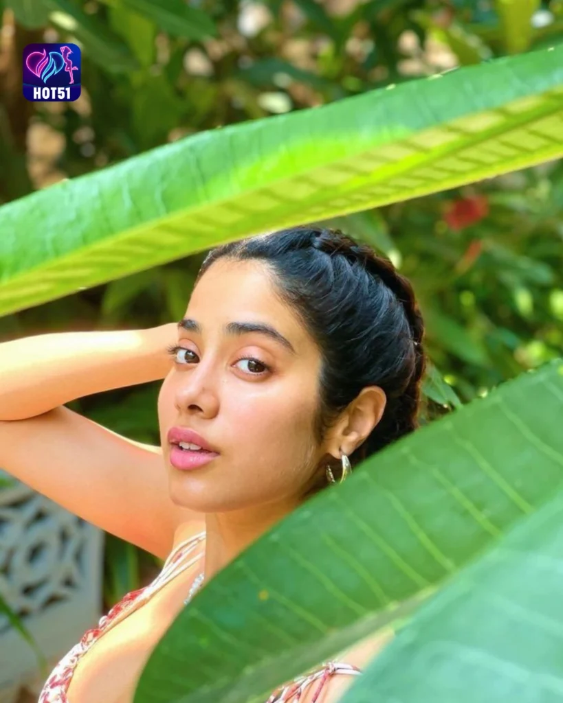 Stunning Jhanvi Kapoor Photos on HOT51 A Glimpse