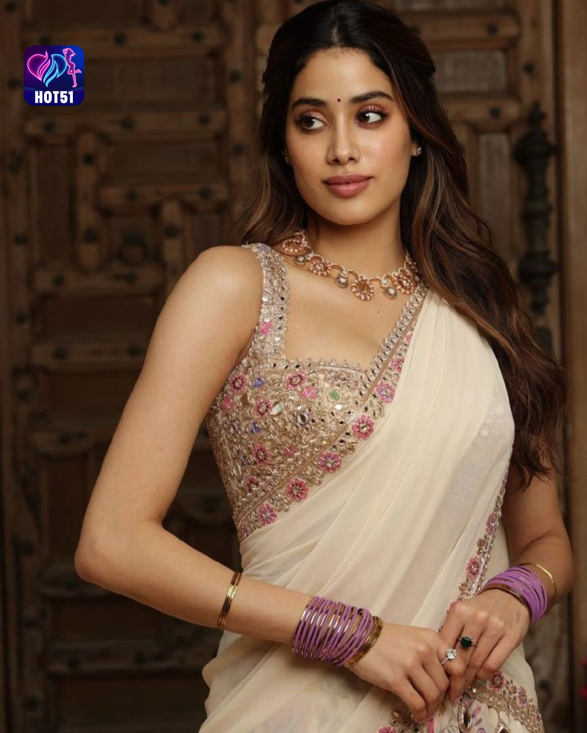 Read more about the article Beautiful Stunning Jhanvi Kapoor Photos on HOT51 See More