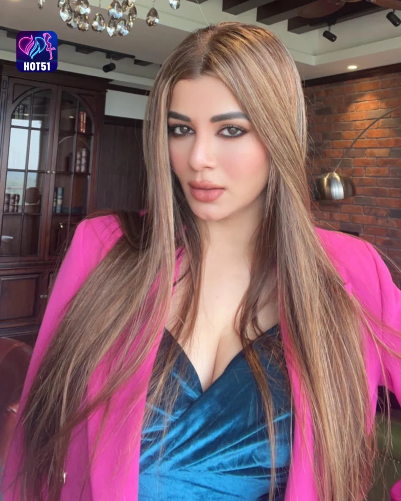 Stunning Kainaat Arora Photos Featured on HOT51