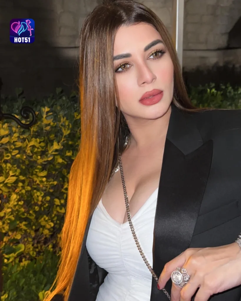 Stunning Kainaat Arora Photos on HOT51 A Glimpse (