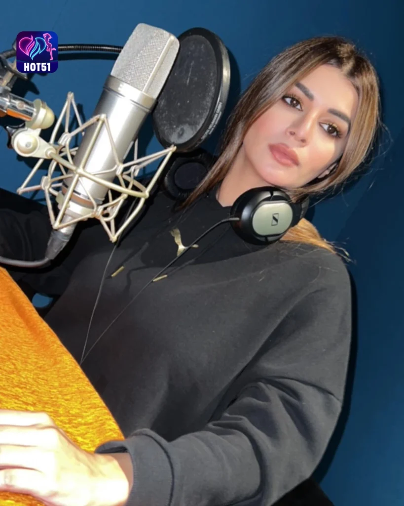  Stunning Kainaat Arora Photos on HOT51 A Visual Treat