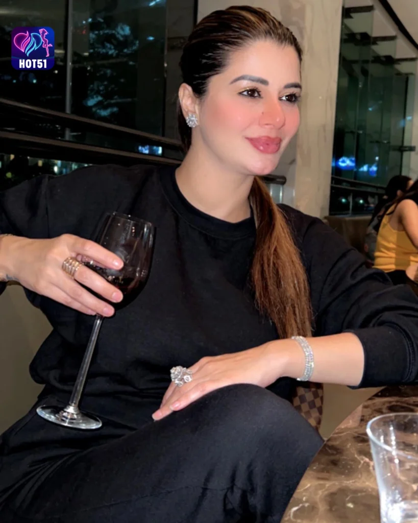 Stunning Kainaat Arora Photos on HOT51 Hot Girl