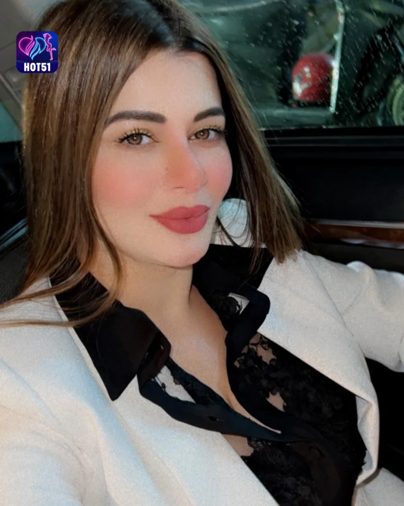 Stunning Kainaat Arora Photos on HOT51 Hot Girl