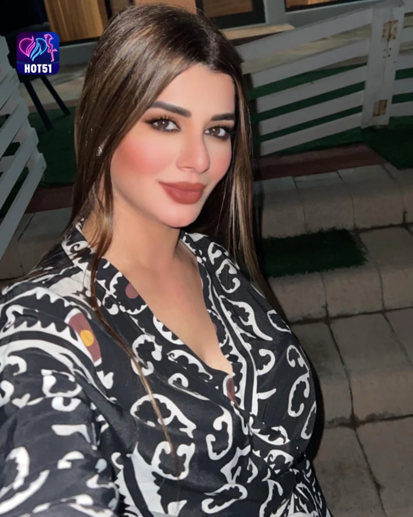 Stunning Kainaat Arora Photos on HOT51 Hot Girl