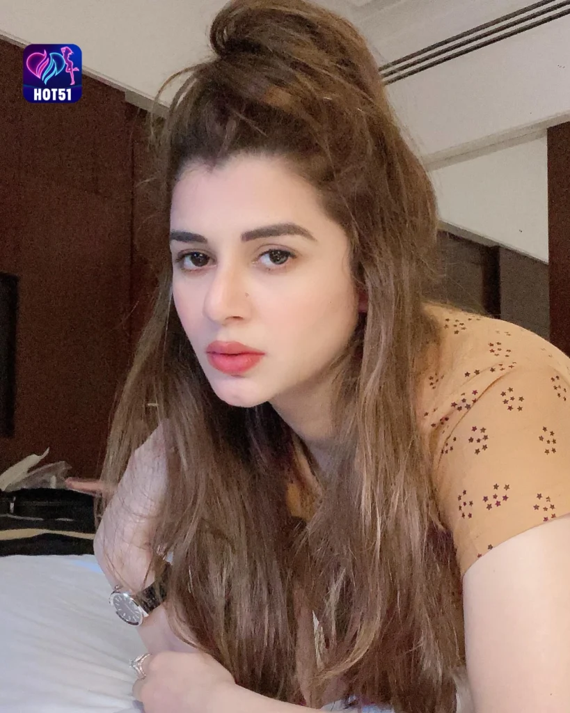 Stunning Kainaat Arora Photos on HOT51 Platform 