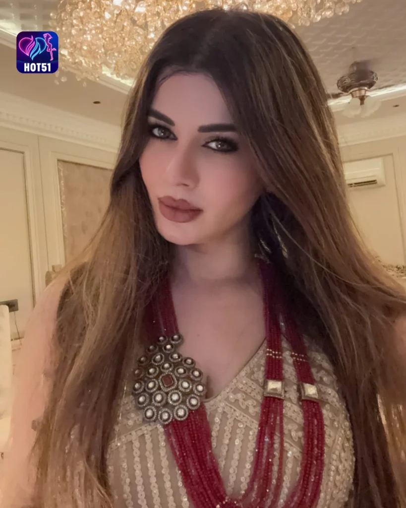 Stunning Kainaat Arora Photos on HOT51 Revealed