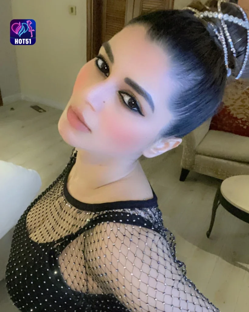  Stunning Kainaat Arora Photos on HOT51 Revealed