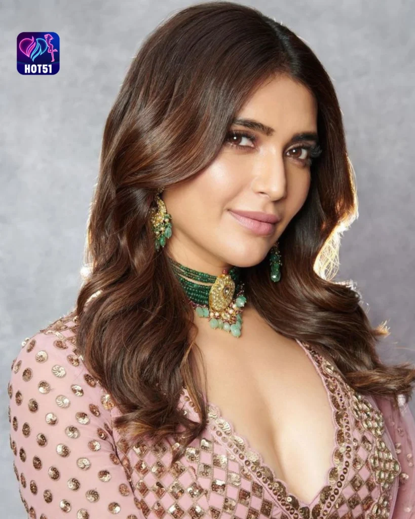 Stunning Karishma Tanna Photos Featured on HOT51