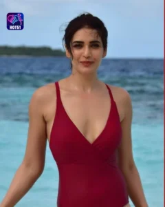 Read more about the article Beautiful Stunning Karishma Tanna Photos on HOT51 App