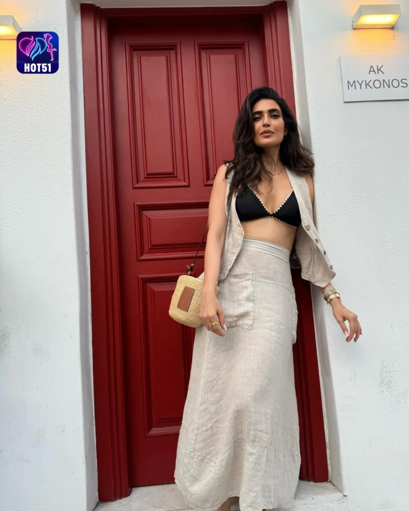Stunning Karishma Tanna Photos on HOT51 Mod APK 