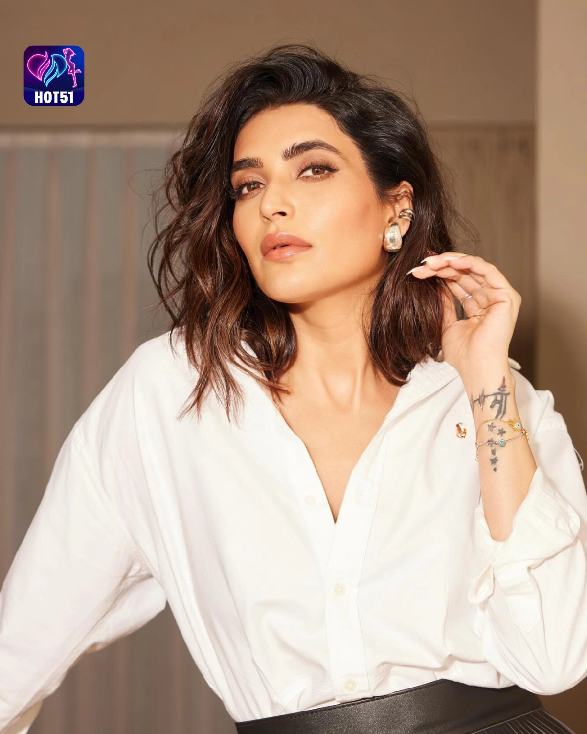 You are currently viewing Beautiful Stunning Karishma Tanna Photos on HOT51 Platform