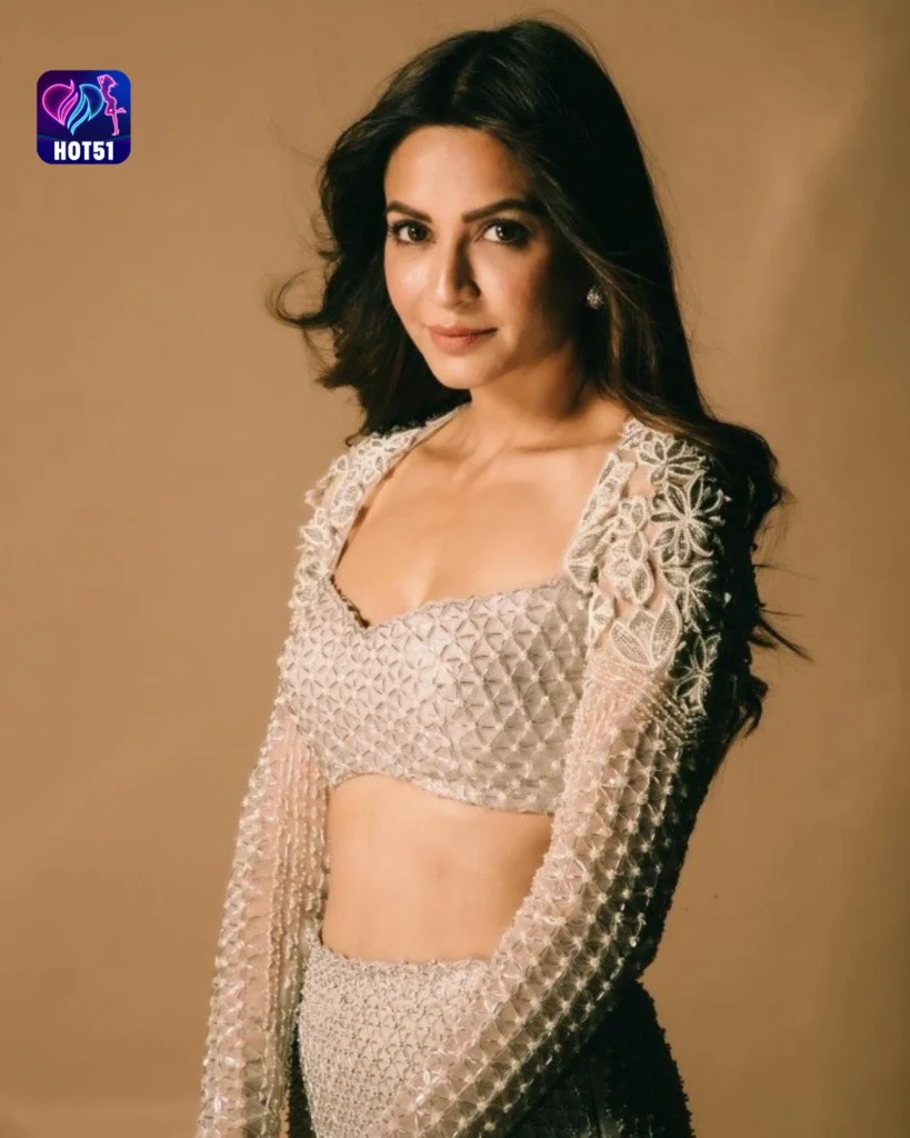  Stunning Kriti Kharbanda Photos on HOT51 App