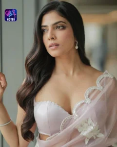 Read more about the article Beautiful Stunning Malavika Mohanan Photos on HOT51 App