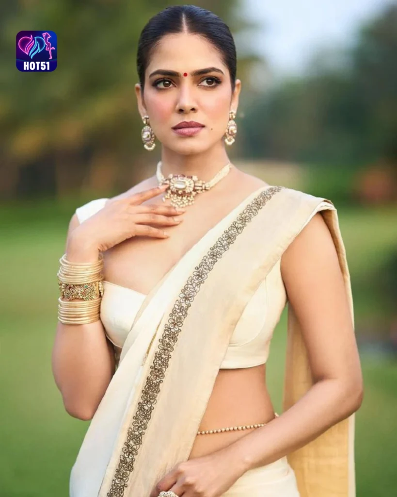  Stunning Malavika Mohanan Photos on HOT51 Live 