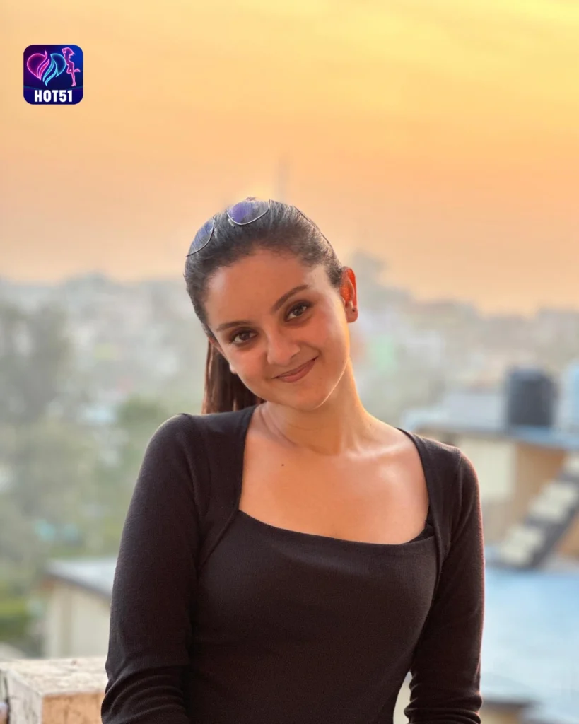 Stunning Mrinal Navell Photos on HOT51 A Glimpse