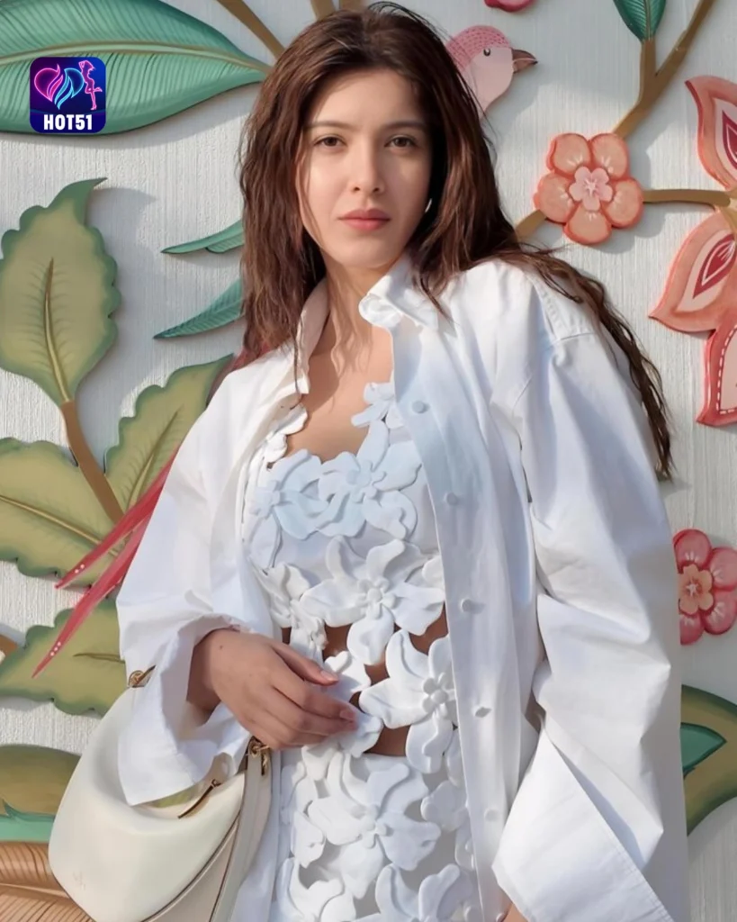 Stunning Shanaya Kapoor Photos on HOT51 A Glamorous Look