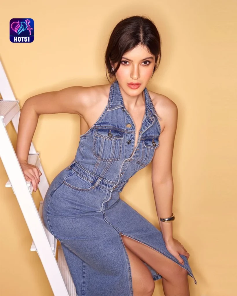 Stunning Shanaya Kapoor Photos on HOT51 A Glamorous Look