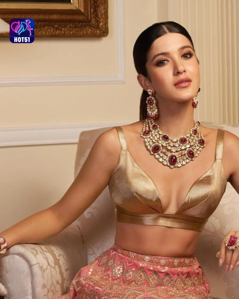  Stunning Shanaya Kapoor Photos on HOT51 A Glimpse