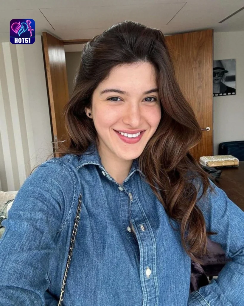 Stunning Shanaya Kapoor Photos on HOT51 - Hot Pics