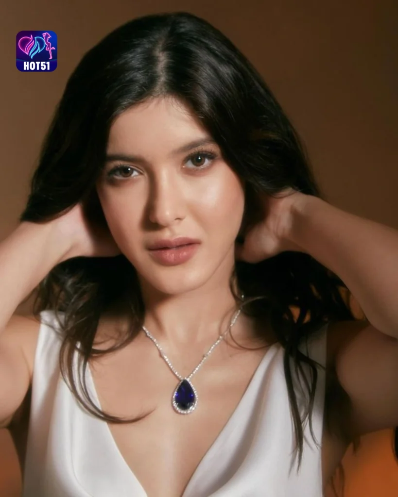 Stunning Shanaya Kapoor Photos on HOT51 - Hot Pics