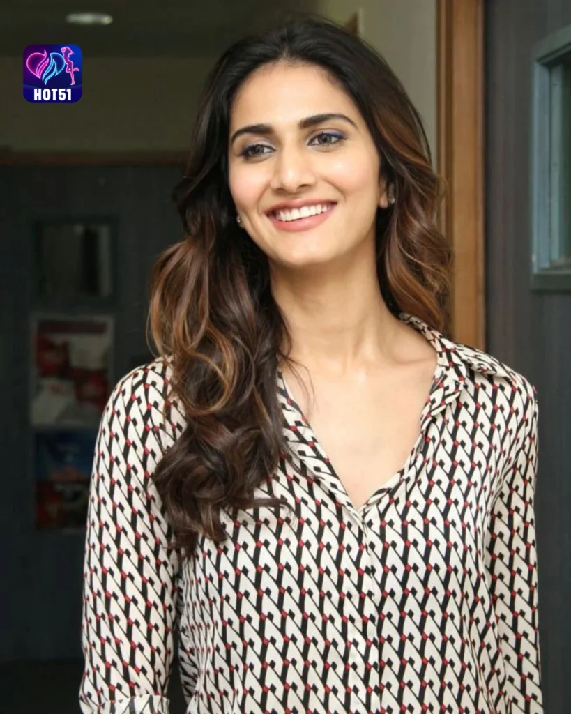  Stunning Vaani Kapoor's Photos on HOT51 Live