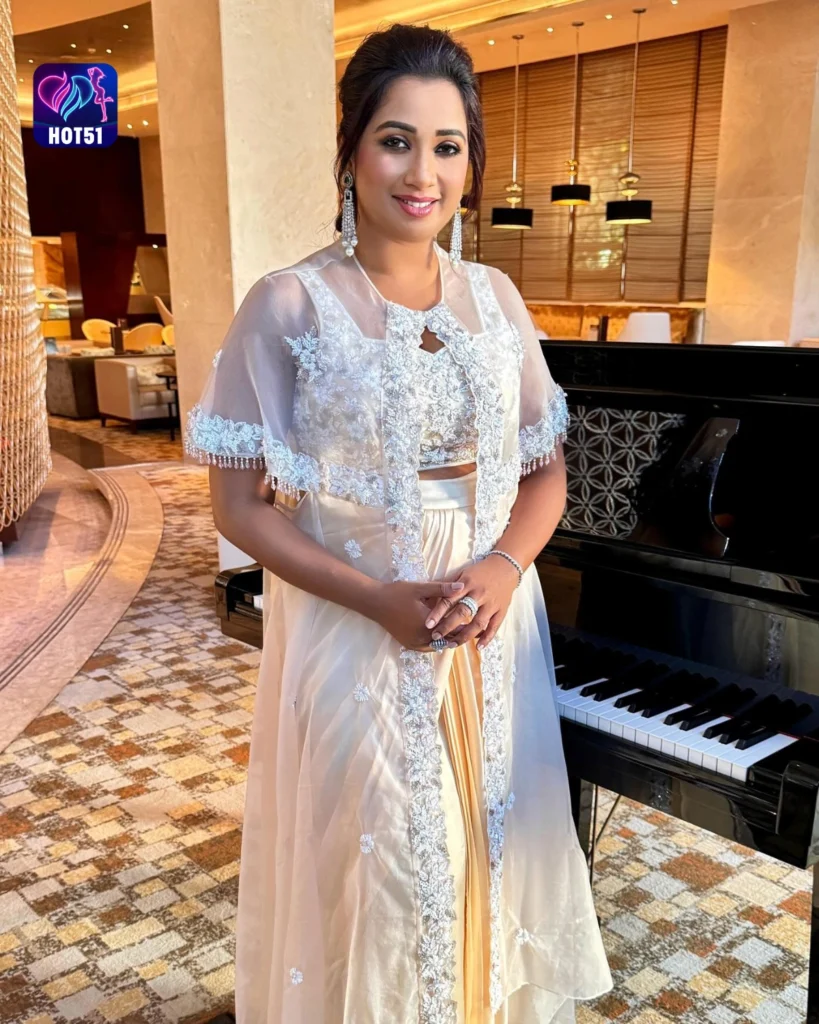Sunidhi Chauhan's Stunning Photos on HOT51